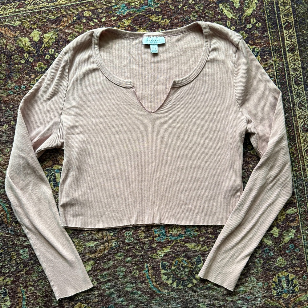 TOPSHOP V neck Long-sleeve Crop Top in Blush Colour